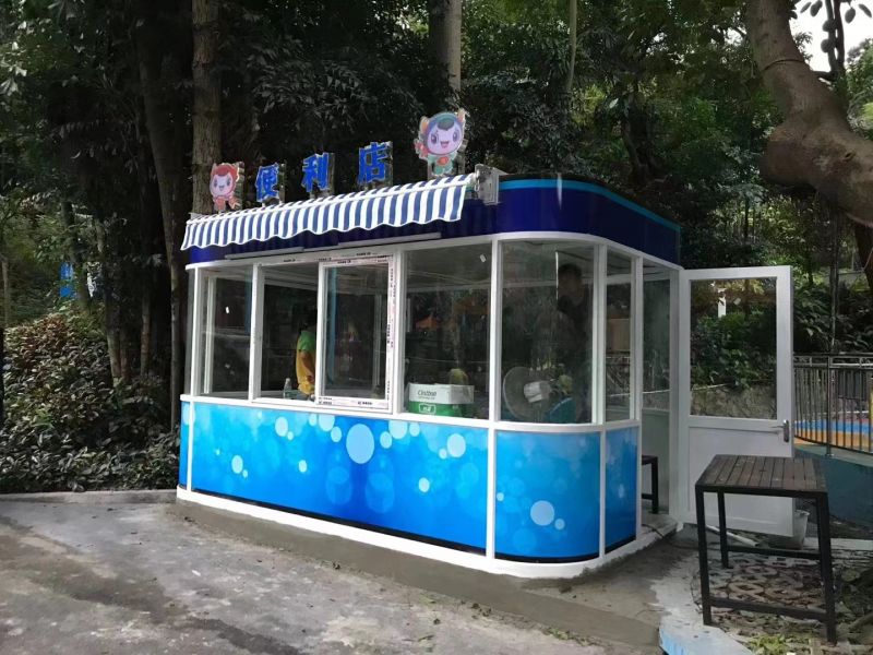䰸